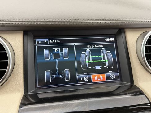 Used 2016 Land Rover LR4 HSE LUX AWD/4WD image 17