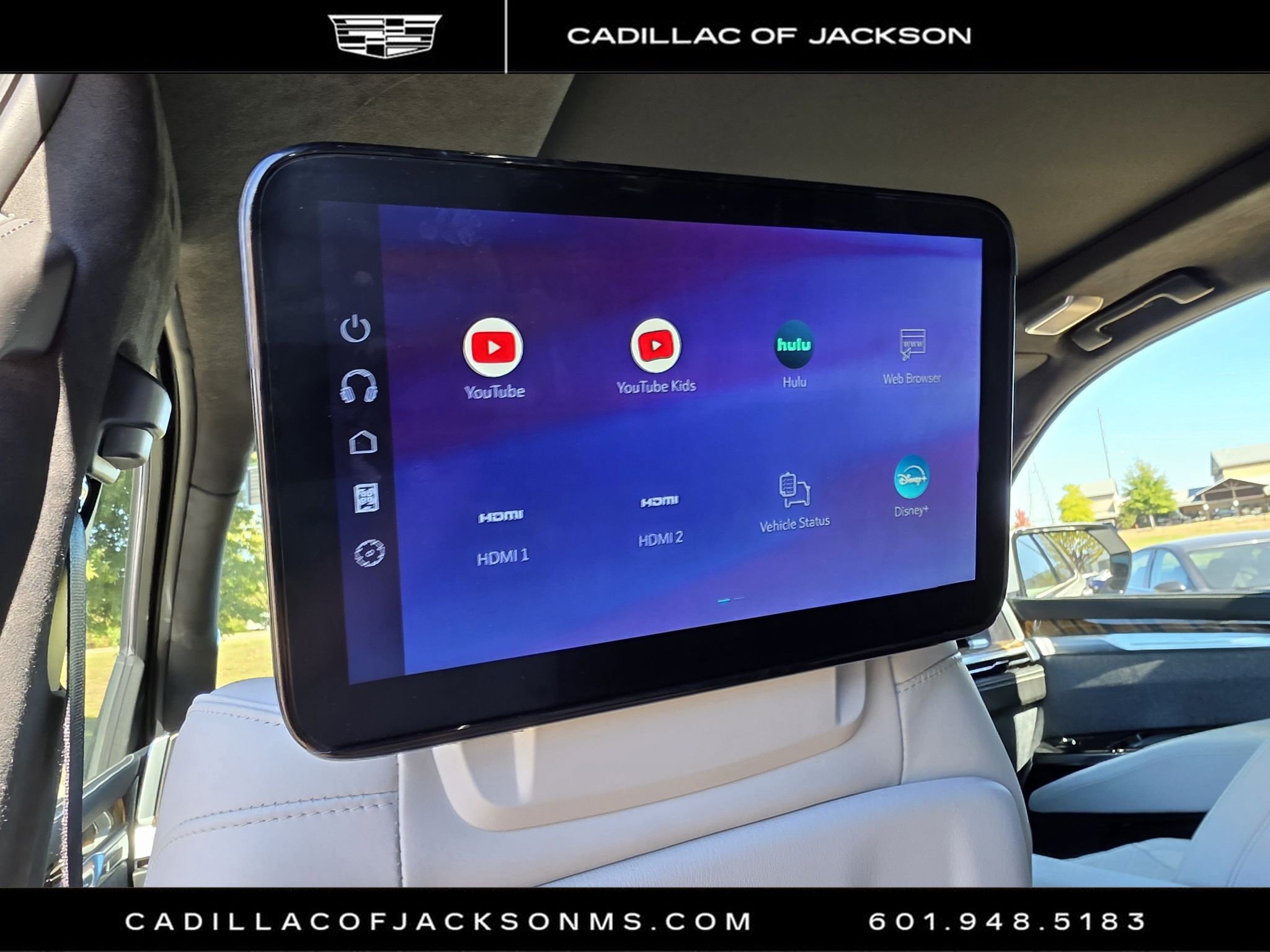 Used 2025 Cadillac Escalade Sport Platinum w/ LPO, Floor Liner Package AWD/4WD image 20