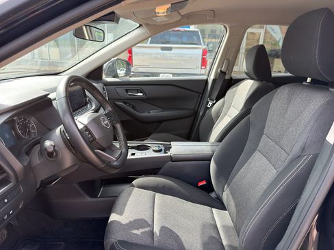 Used 2025 Nissan Rogue SV AWD/4WD image 4