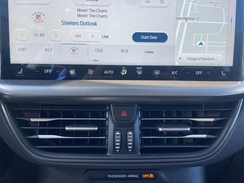 New 2024 Ford Escape SE image 40