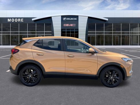 Used 2024 Buick Encore GX Preferred FWD image 3