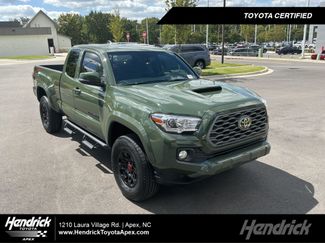 Used 2022 Toyota Tacoma TRD Sport w/ TRD Premium Sport Package AWD/4WD video 1
