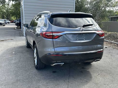 Used 2021 Buick Enclave Essence w/ Sound and Sites Package AWD/4WD image 4
