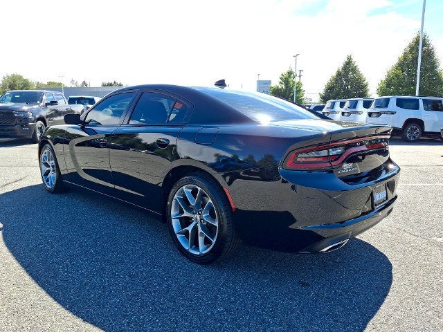 Used 2022 Dodge Charger SXT w/ Plus Group RWD image 4