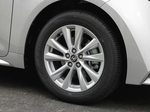 New 2026 Toyota Corolla LE w/ LE Premium Package FWD image 4