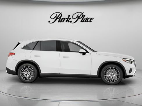 Used 2026 Mercedes-Benz GLC 300 image 28