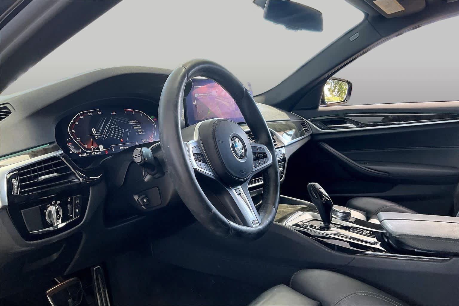Used 2021 BMW 530i w/ M Sport Package RWD image 18