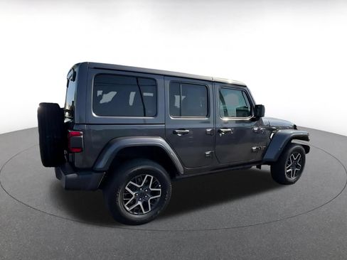 Used 2025 Jeep Wrangler Unlimited Sahara AWD/4WD image 15