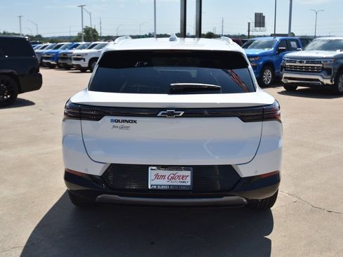 New 2025 Chevrolet Equinox EV LT image 5