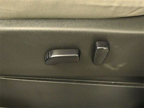 Used 2022 Nissan Frontier SV image 13