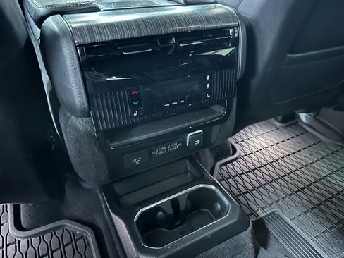 Certified 2024 Jeep Wagoneer Series II AWD/4WD image 40