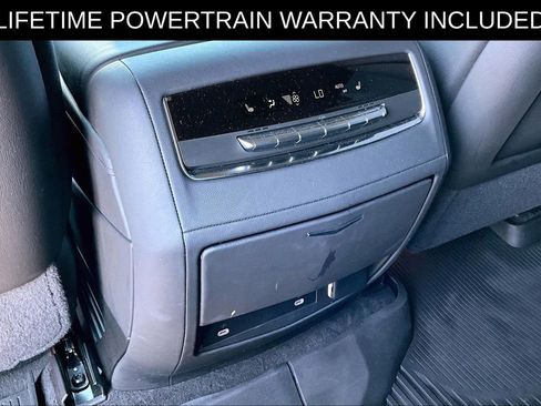 Used 2024 Cadillac Escalade Luxury RWD image 31
