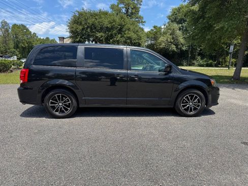 Used 2018 Dodge Grand Caravan GT FWD image 7