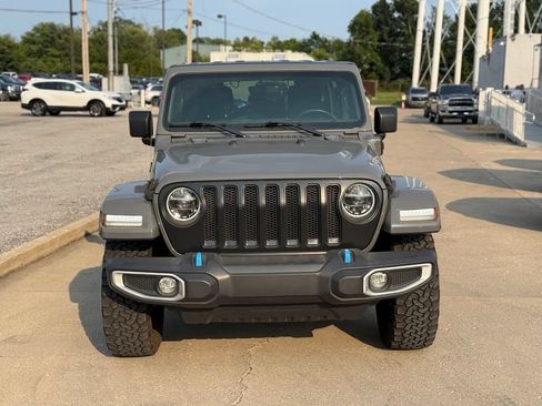 Used 2022 Jeep Wrangler Unlimited Sahara AWD/4WD image 3