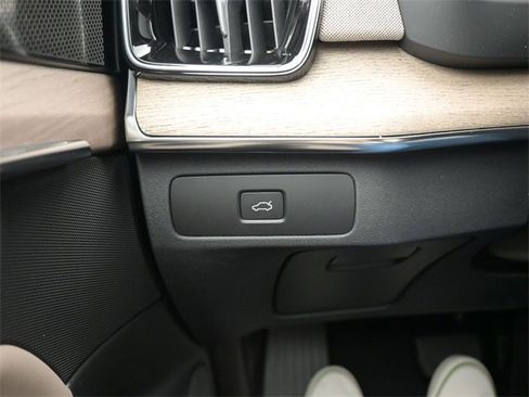 New 2026 Volvo XC90 B6 Plus image 29
