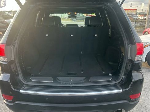 Used 2017 Jeep Grand Cherokee Limited AWD/4WD image 10