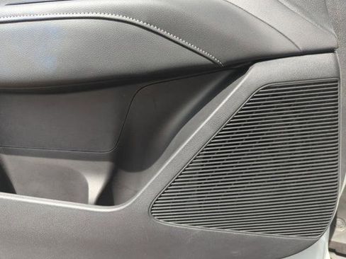 Certified 2025 Nissan Murano SV FWD image 29