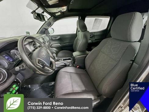Used 2017 Toyota Tacoma TRD Sport AWD/4WD image 24