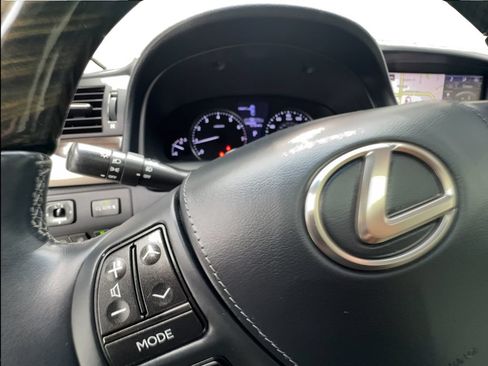 Used 2015 Lexus LS 460 w/ Ultra Luxury Package RWD image 44
