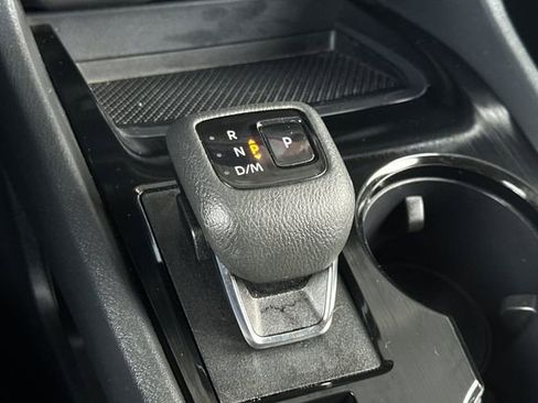 Used 2024 Nissan Rogue SV image 24