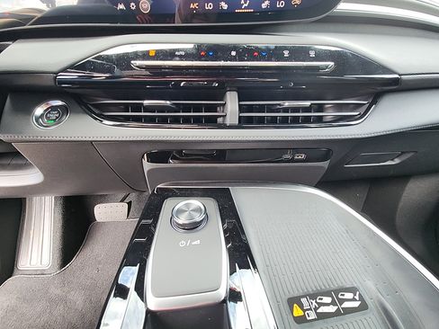 New 2026 Buick Enclave Preferred image 24