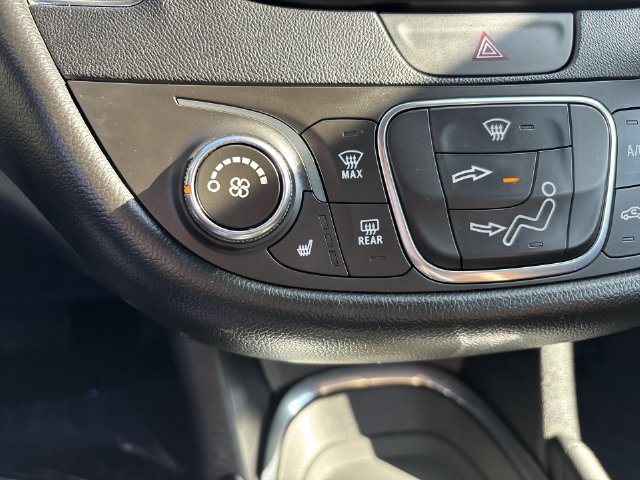 Used 2018 Chevrolet Malibu LT w/ Leather Package FWD image 31