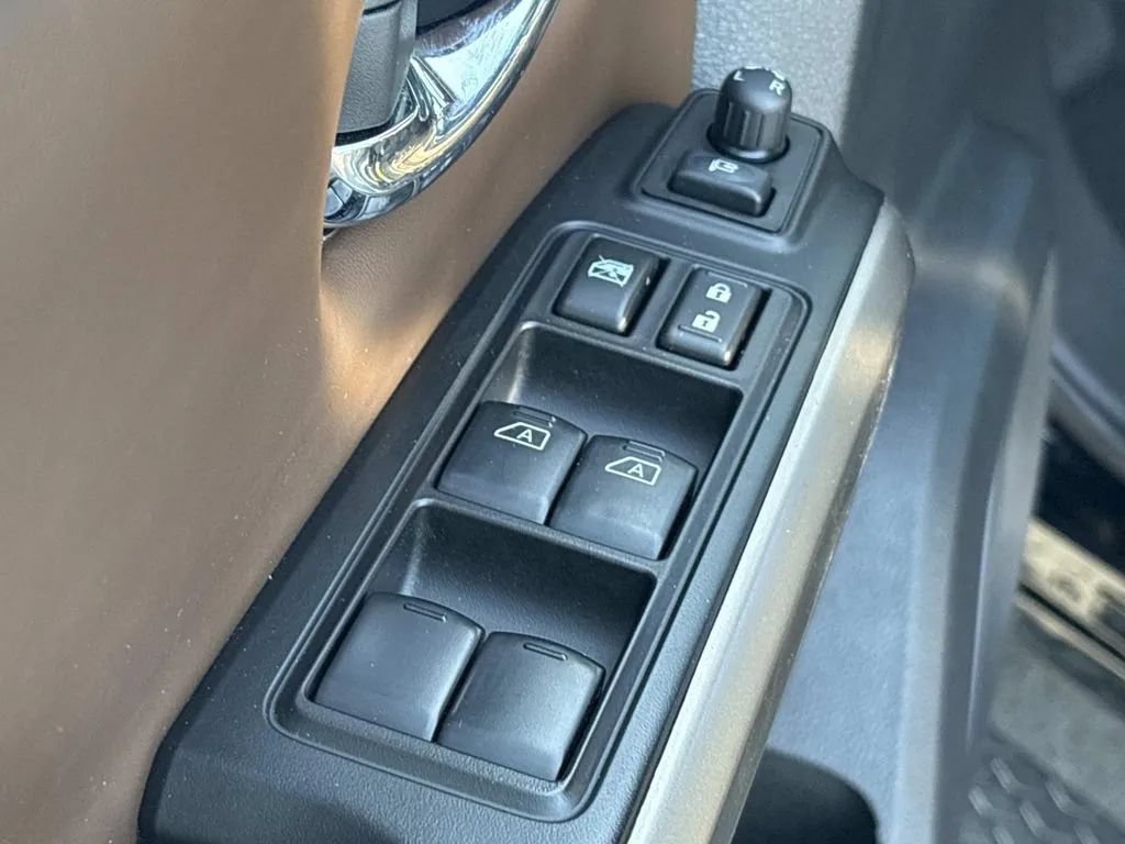 Used 2023 Nissan Titan Platinum Reserve w/ Moonroof Package AWD/4WD image 28