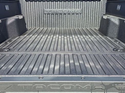 Used 2025 Toyota Tacoma TRD Off-Road AWD/4WD image 21