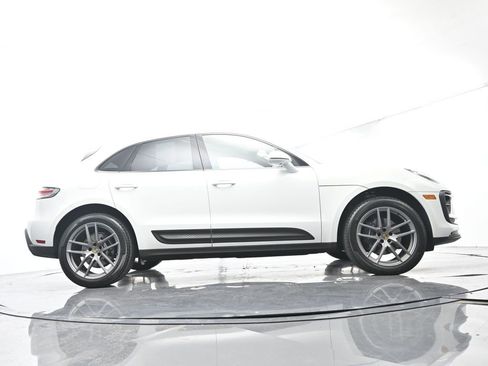 Certified 2025 Porsche Macan AWD/4WD image 54