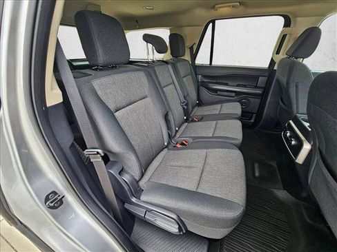 Used 2024 Ford Expedition XLT image 19
