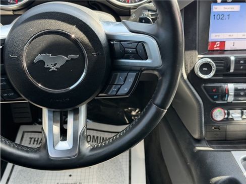 Used 2018 Ford Mustang Premium RWD image 31