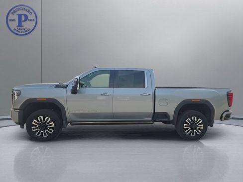 Used 2025 GMC Sierra 3500 Denali Ultimate AWD/4WD image 4
