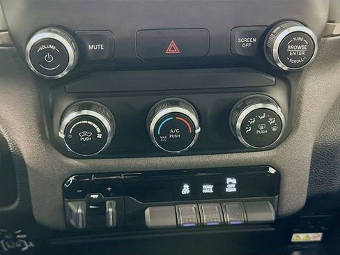 Used 2022 RAM 2500 Tradesman w/ Chrome Appearance Group image 16