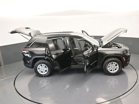 Used 2025 Jeep Grand Cherokee Laredo image 63