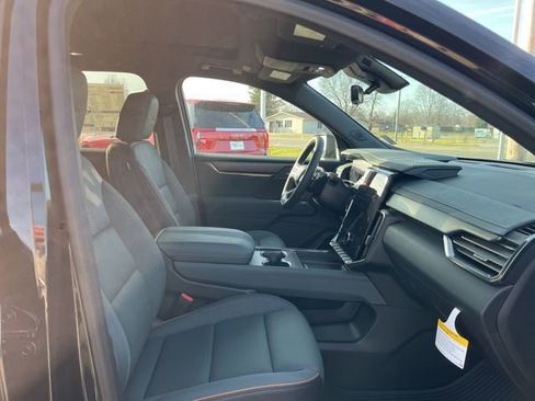 New 2026 GMC Acadia AT4 w/ Luxury Package image 18