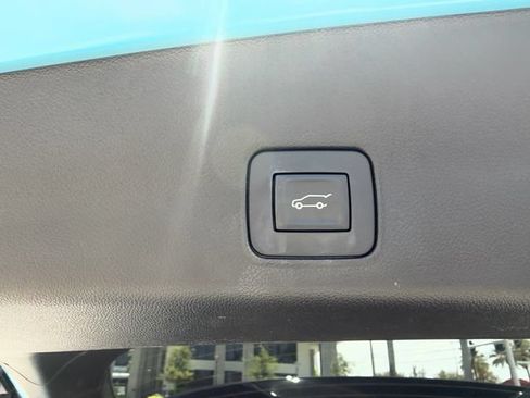 Used 2023 Chevrolet TrailBlazer RS w/ Sun and Liftgate Package FWD image 15