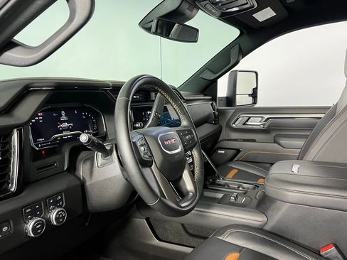 Used 2025 GMC Sierra 2500 AT4 image 27