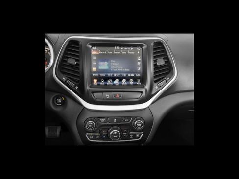 Used 2017 Jeep Cherokee Overland w/ Technology Group AWD/4WD image 67