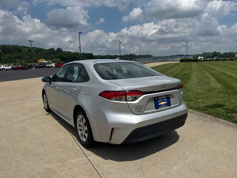 Used 2024 Toyota Corolla LE FWD image 7