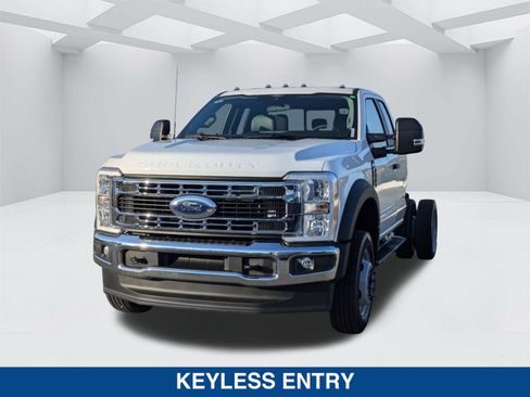 New 2025 Ford F450 XL w/ XL Chrome Package RWD image 8