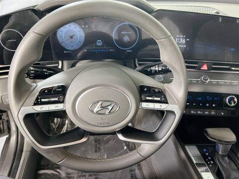 Used 2023 Hyundai Elantra SEL w/ Convenience Package FWD image 11