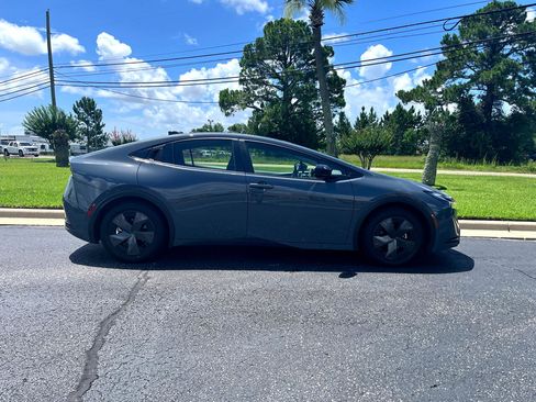 Used 2024 Toyota Prius LE image 5