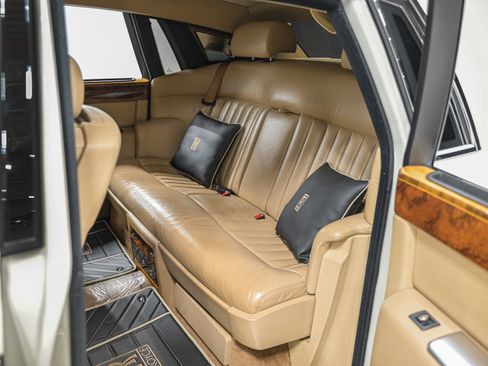 Used 2004 Rolls-Royce Phantom Sedan RWD image 28