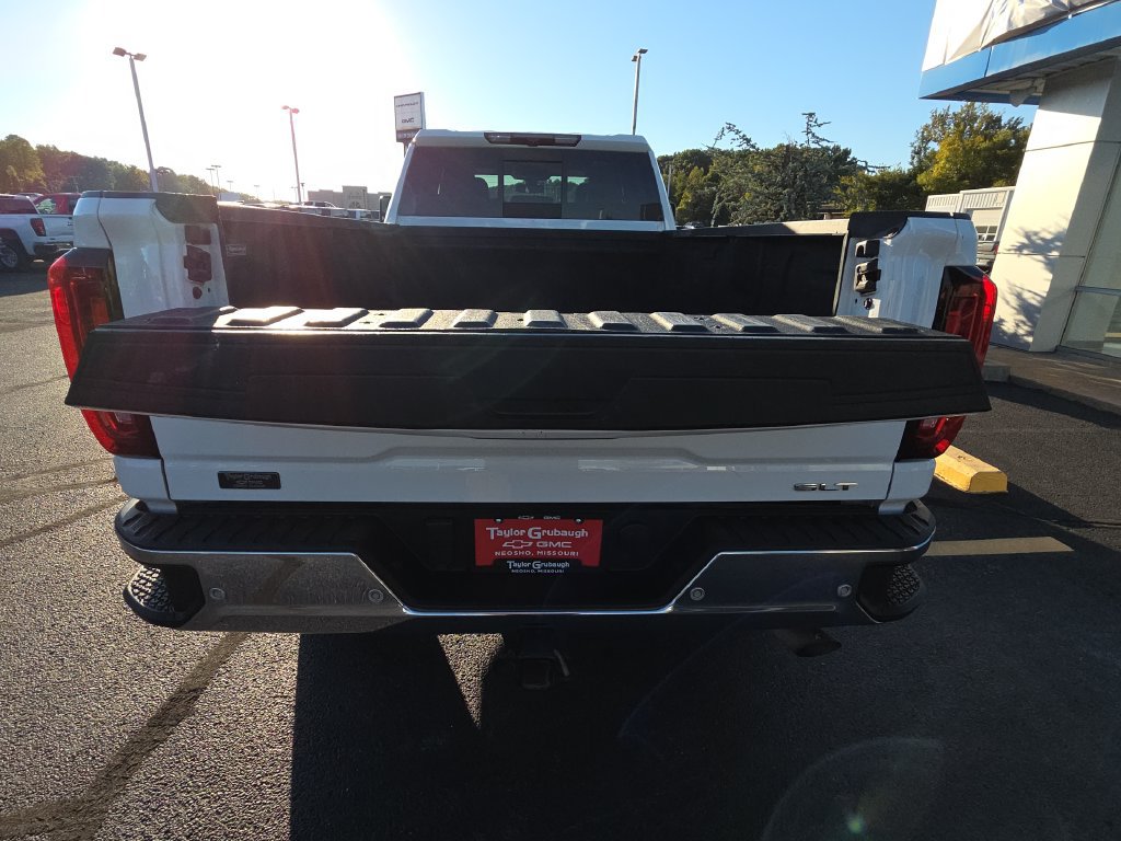 Used 2023 GMC Sierra 2500 SLT w/ SLT Preferred Package AWD/4WD image 8