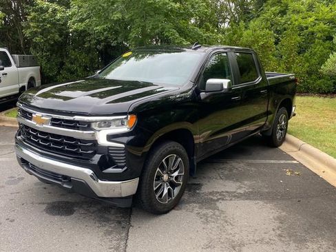 Used 2023 Chevrolet Silverado 1500 LT AWD/4WD image 3