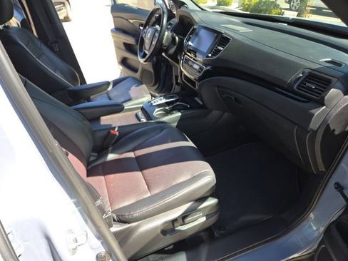 Certified 2022 Honda Ridgeline Black Edition image 28