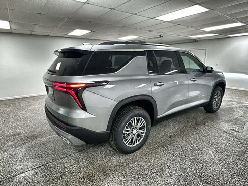 New 2026 Chevrolet Traverse LT w/ Driver Confidence Package AWD/4WD image 8