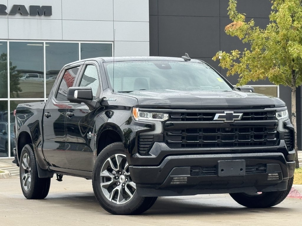 Used 2022 Chevrolet Silverado 1500 RST RWD image 2