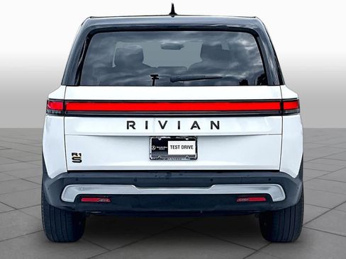 Used 2023 Rivian R1S Launch Edition AWD/4WD image 4