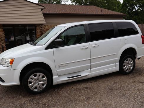 Used 2017 Dodge Grand Caravan SE w/ Power Window Group FWD image 10